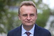 Носії мов у школах та інформатика від ІТ-компаній: які новації запровадять у закладах освіти з 1 вересня