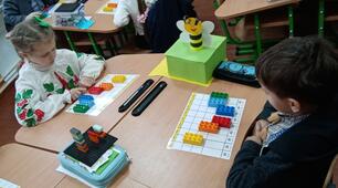 "Додавання й віднімання чисел у межах 100" (Перегони цеглинок)