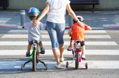 Безпека дітей на дорогах: дванадцять правил