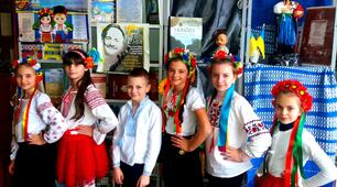 Бібліотека патріотичного виховання "Всім серцем кохай Україну свою"