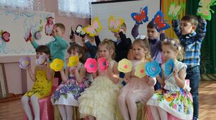 Музичне заняття "Все радіє, все співає, весну прославляє"