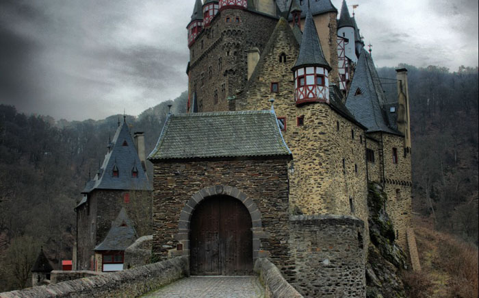 Haunted-Castles-7