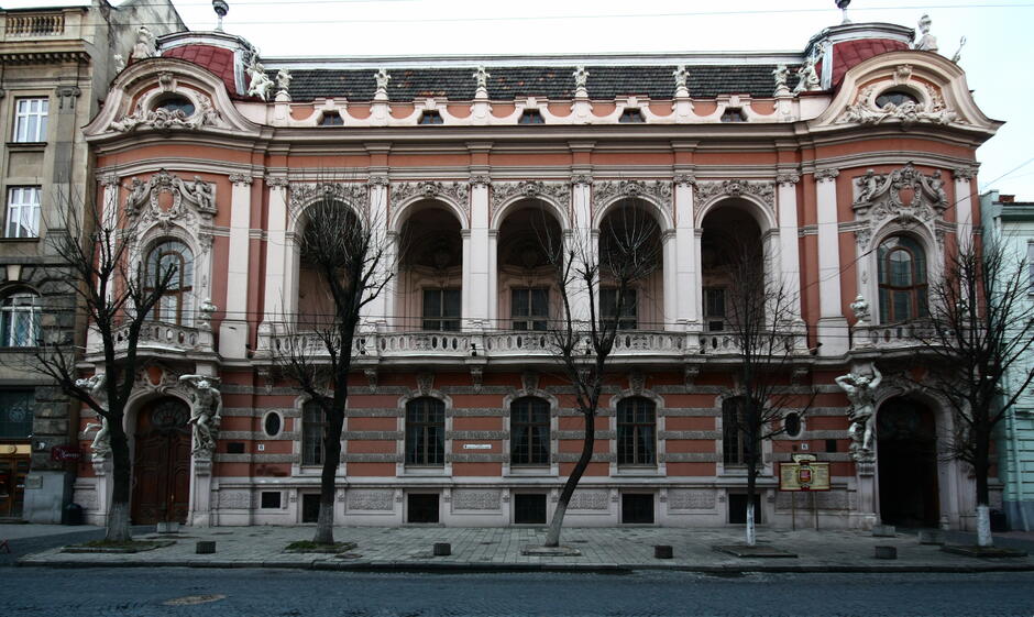 02009t5y-e1f2-940x561.jpg