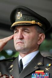 0200e7d3-fd10-371x558.jpg