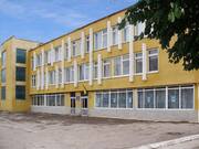Учні захищають педагога, який змусив їх присідати із муляжем снаряду