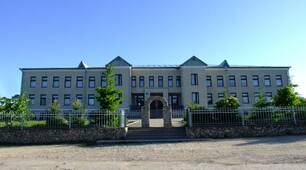 ТРАВНЕВСЬКИЙ КЛУБ МОЛОДІ "ЗДОРОВЕНЬКІ БУЛИ" ( Сценарій виступу)