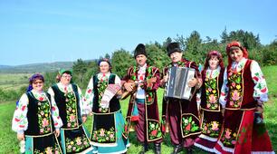 Методичні матеріали для проведення дослідницьких занять з "Культурології" на тему: «Історія, народна творчість та звичаї с. Оборотівка»