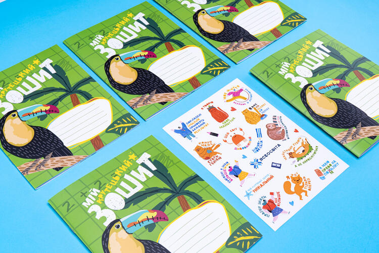 Зошит у клітинку. 5 штук по 12 аркушів.