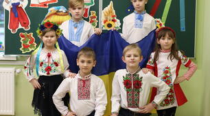 Година спілкування "Стоїть майдан братів - плече в плече"