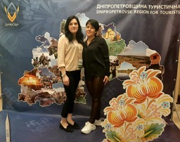 0200luuy-3453-256x202.jpg