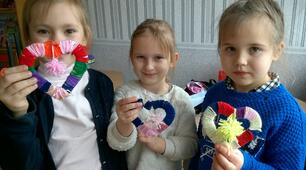 План-конспект заняття. Валентинка. Виготовлення рамки-валентинки з ниток, декорування помпонами