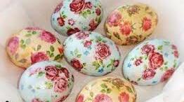 Виготовлення писанок в  техніці "декупаж"