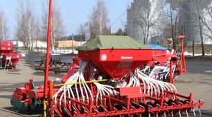 ПРЕЗЕНТАЦІЯ  "КОМПЛЕКТУВАННЯ  МАШИННО-ТРАКТОРНИХ  АГРЕГАТІВ"