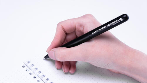 Зображення товару: Ручка чорна матова «Навчу навіть єдинорога» 🦄