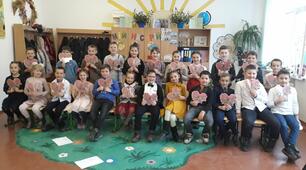 Виховний захід " Теплий подих весни"