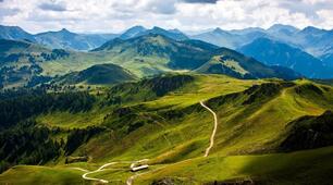 Карпатська гірська країна