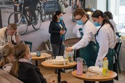 «Cafe 21.3» – заклад на Київщині, у якому стажуються молоді люди з різними порушеннями інтелектуального розвитку