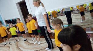 Конспект заняття З фізичного виховання з дітьми 6- го року життя Тема: « Подорож осіннім лісом»