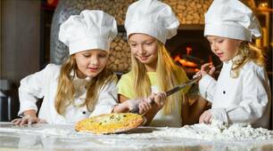 Групове  заняття  з розвитку мовлення. Тема: "Продукти харчування" (середній дошкільний вік).