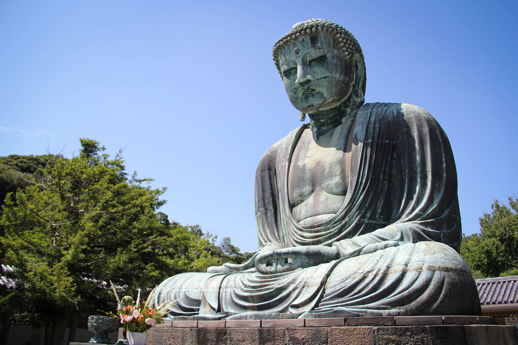 Первые памятники в мире. Статуя Будды Камакура. Будда Камакура Япония. Дайбуцу - большие статуи Будды. Статуя Будды Камакура в майнкрафт.