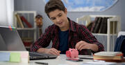 «Фінансовий сенсей»: Мінцифра створила серіал для молоді про те, як правильно управляти фінансами