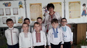 ДЛЯ ТВОРЧИХ ДІТОЧОК та ЇХ  ТУРБОТЛИВИХ БАТЬКІВ:                   https://kucolena.blogspot.com
