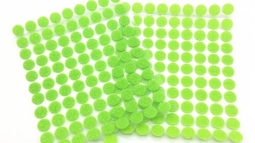 Зображення товару: Липучки круглі на клейовій основі, світло-зеленого кольору. 10 мм – 99 пар.