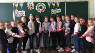 "Паперова фантазія" відзначила День пам'яті та примирення, присвячений пам'яті жерт Другої світової війни.
