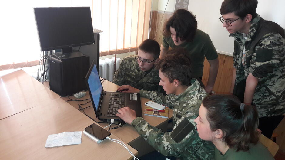0200zaj7-8650-940x529.jpg