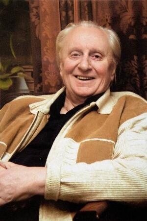02010v57-2643-300x451.jpg