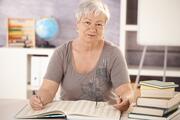 «Є такі вчителі-пенсіонери, які дадуть фору багатьом іншим»: очільник МОН розповів, скільки педагогів пенсійного віку працюють в українських школах