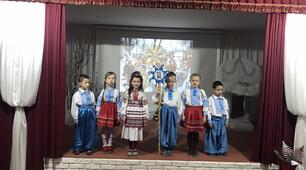 Маленькі колядники