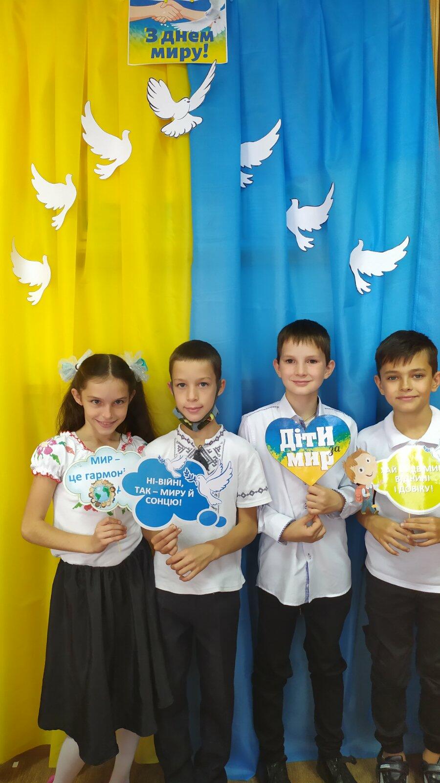 02013v98-4bfb-900x1600.jpg