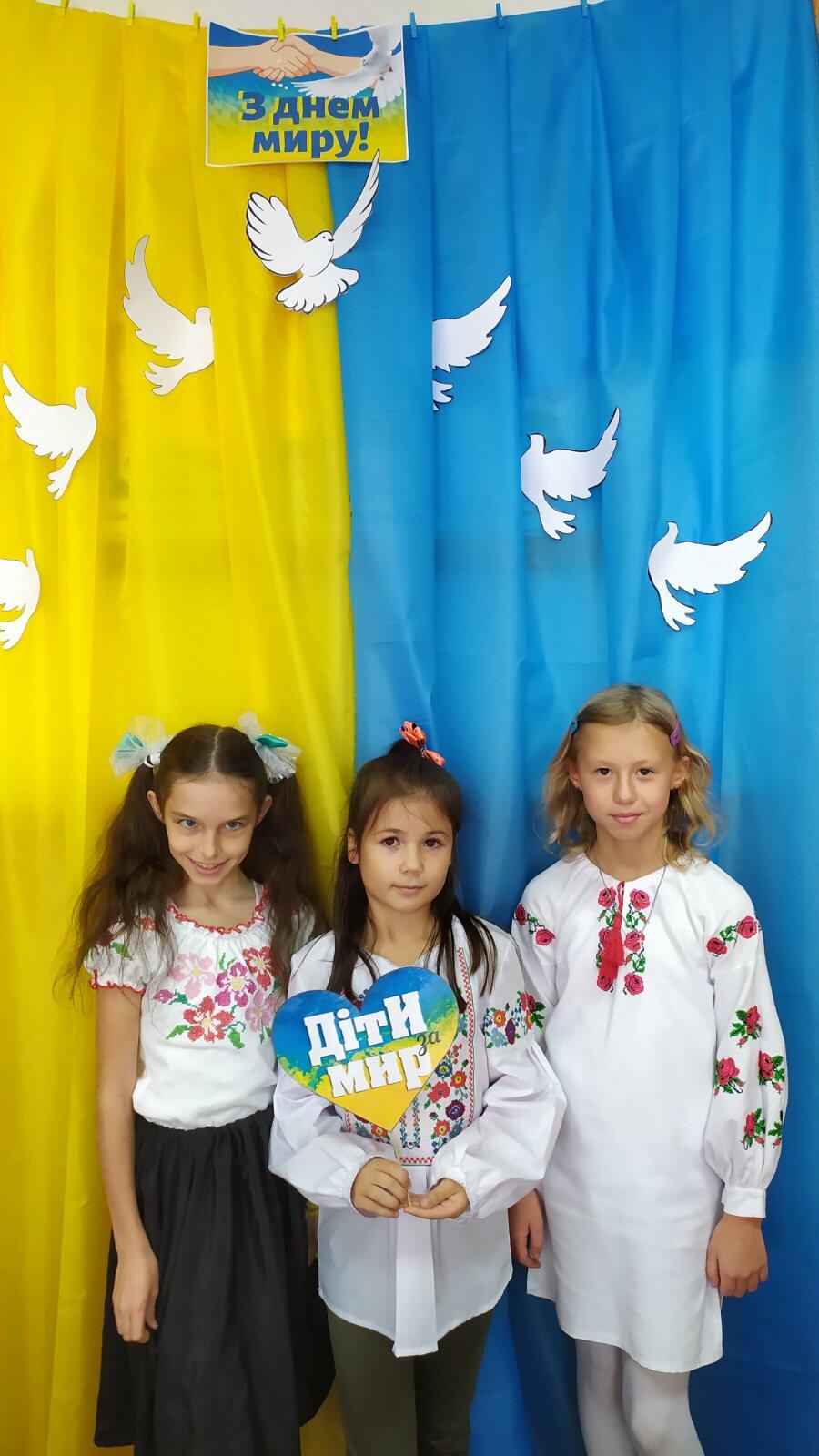 02013v99-1030-900x1600.jpg