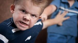 НАПАДИ ДИТЯЧОЇ АГРЕСИВНОСТІ. ЩО РОБИТИ З АГРЕСИВНИМИ ДІТЬМИ?
