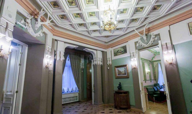 Будинок із химерами. Історія та легенди