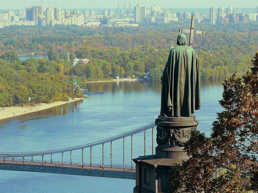 Пам'ятник Володимиру Великому. Історія та легенди