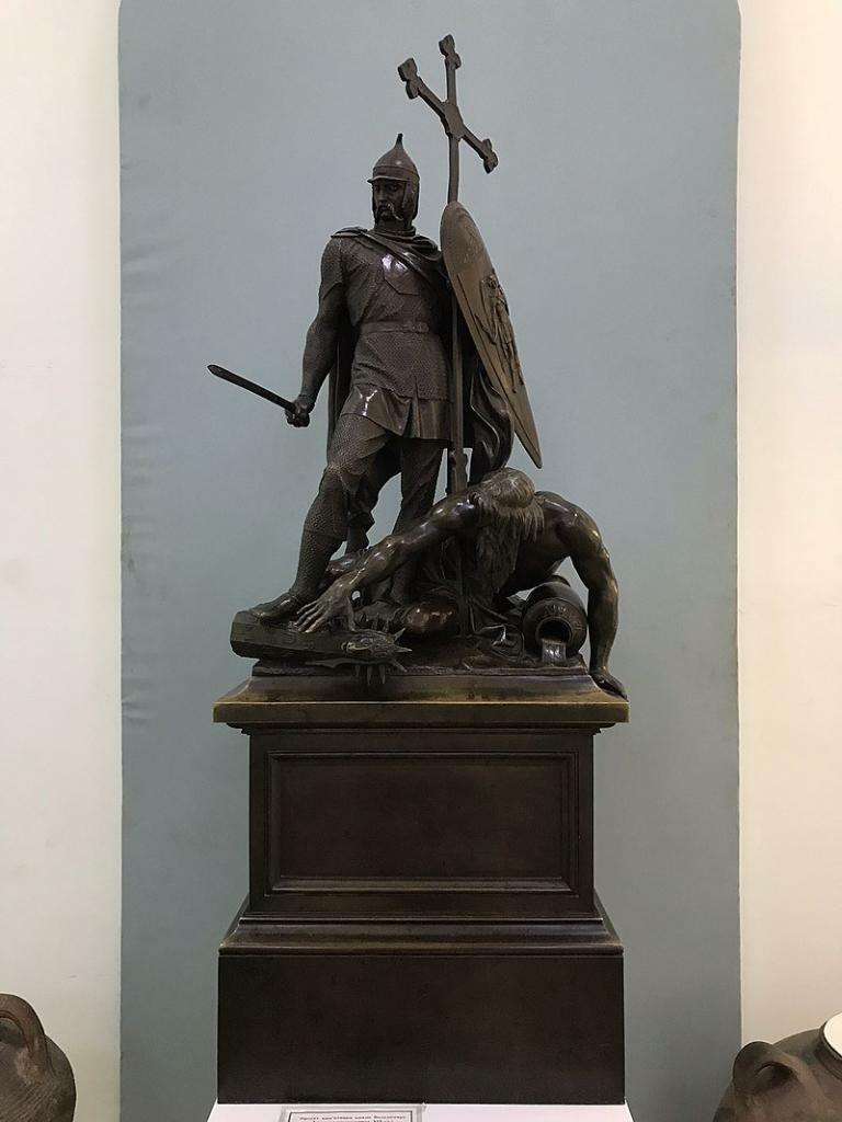 Пам'ятник Володимиру Великому. Історія та легенди