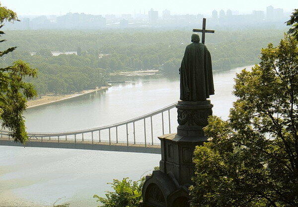 Пам'ятник Володимиру Великому. Історія та легенди