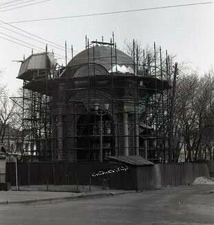 Фонтан «Самсон». Історія та легенди