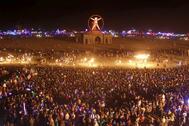 Смерть на Burning Man: мужчина умер после прыжка в гигантскую горящую статую человека | Rubic.us