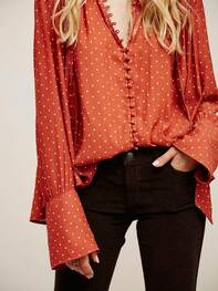 How to Wear a Blouse Stylishly - Top 18 Outfit Ideas to Wear Blouse - Miss Prettypink