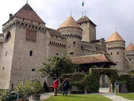 0201d2j2-1034-271x203.jpg