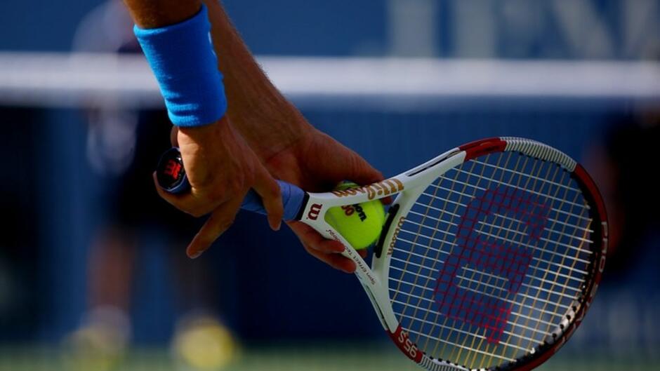 What tennis racquets do the tennis pros really use? It is rarely what you think it is