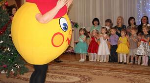 Сценка "Як колобок поспішав на ялинку до діток" (з музичним додатком)