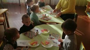 Художньо-естетичне спілкування в молодшій групі "Осінній листопад"