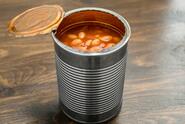 Man Opens a Can of Heinz to Only Find a Singular Bean | PEOPLE.com
