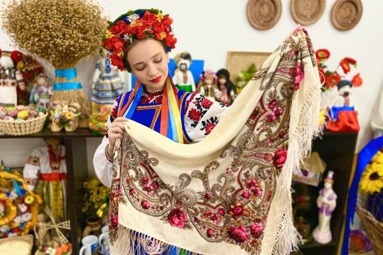Всесвітній день української хустки