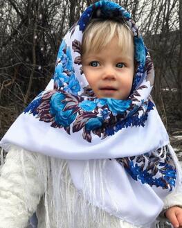 Хустки досі не втратили свою актуальність (Фото: Instagram.com/zvychay)