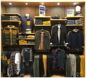 Merchandising #mens #clothing #store #interior #mensclothingstoreinterior in 2021 | Mens clothing store, Clothing store interior, Clothing retail